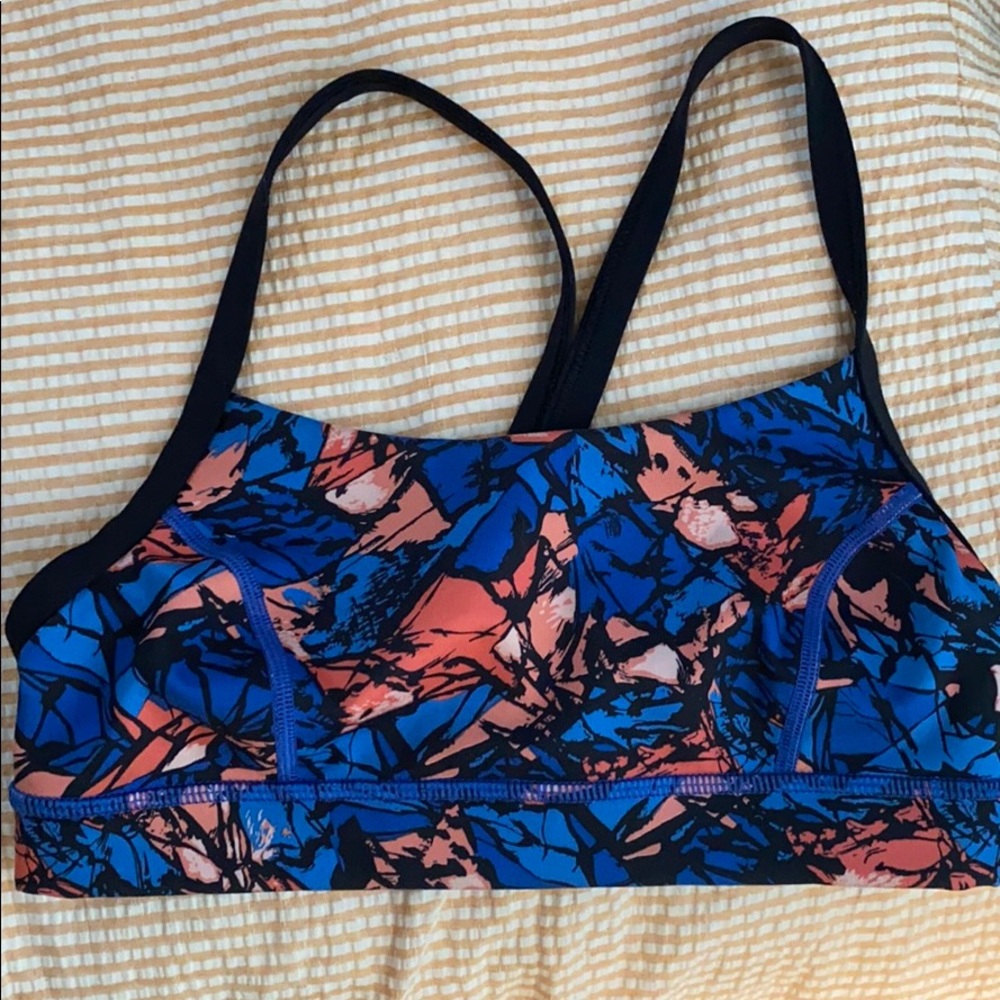 Lululemon sports bra